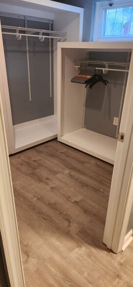 Building Photo - 1005 30th St SE