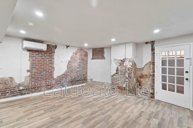 Building Photo - 1058 N Pearl St