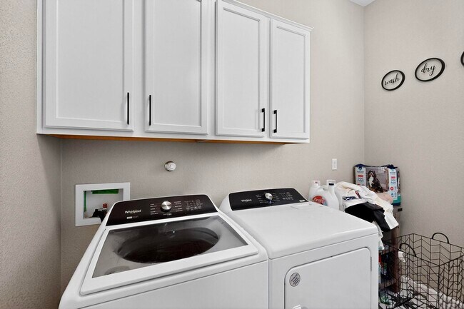 Building Photo - 1723 Mount Hood Trl NW