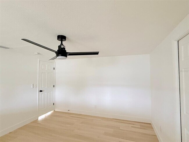 Building Photo - 8512 Longboat Ln
