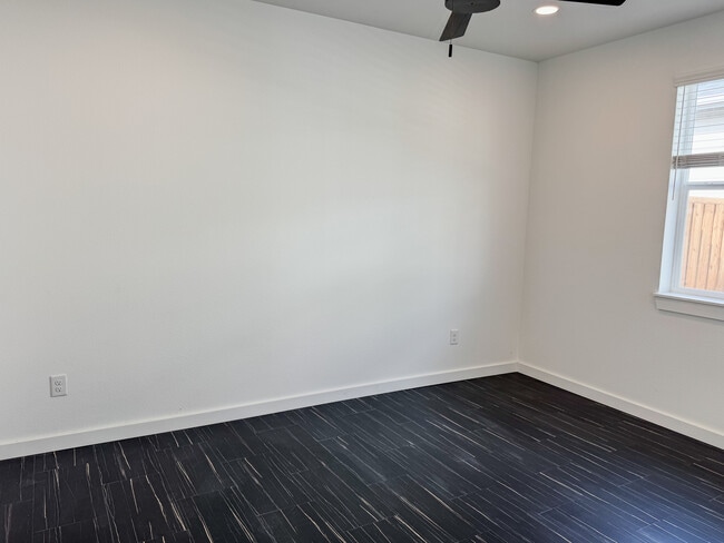 Building Photo - 340 Lucy Rd