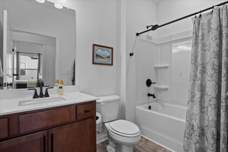 Building Photo - 1010 Village Ct