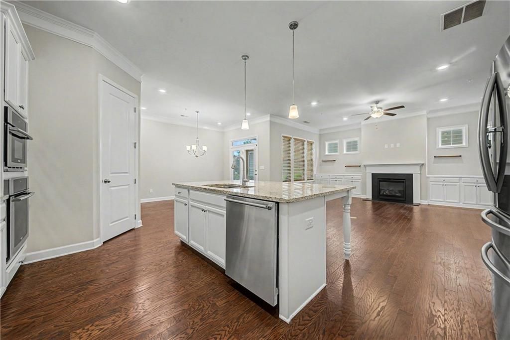 Building Photo - 165 Mansfield Dr