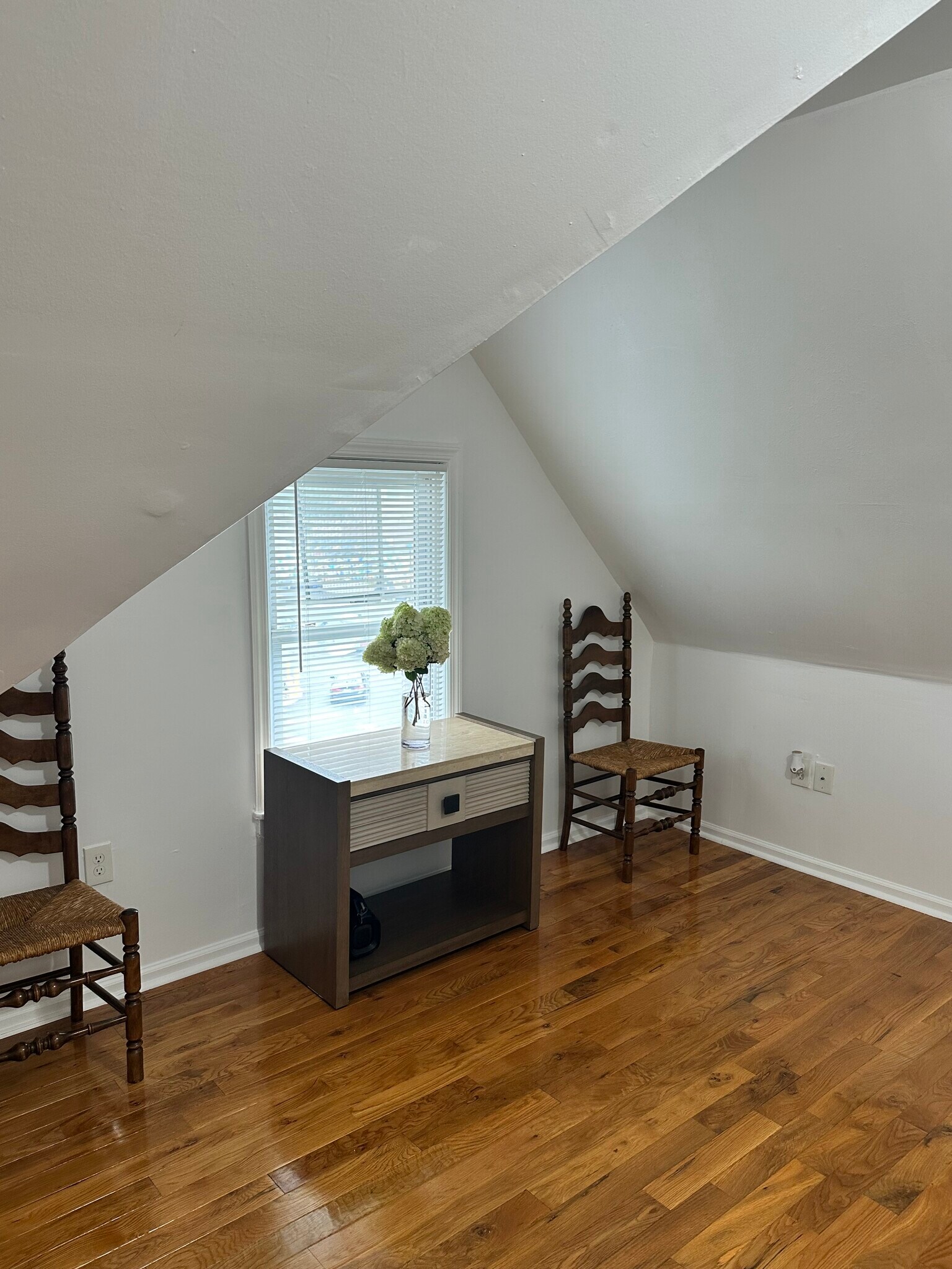 Building Photo - 153 S Grove St