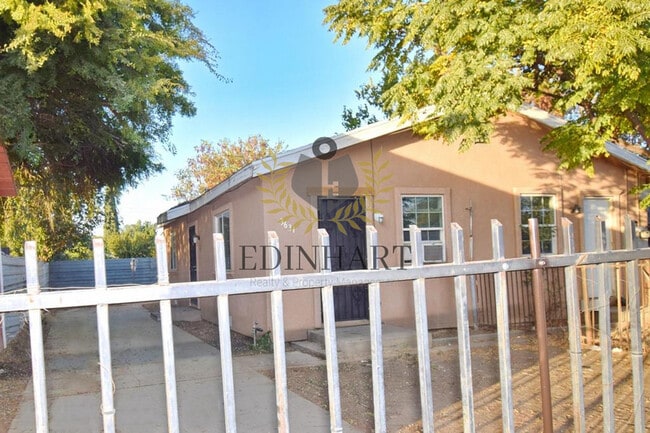 Building Photo - 3631 E Dwight Way