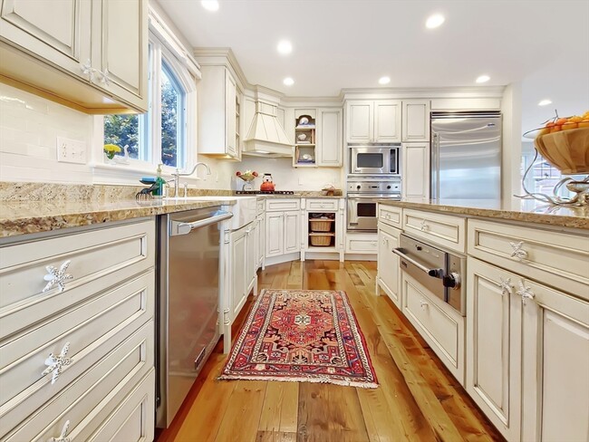 Building Photo - 111 Shore Dr