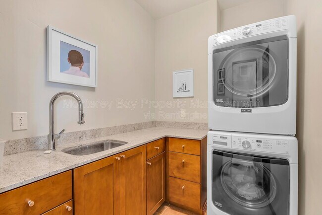 Building Photo - 287 Laureles Grade