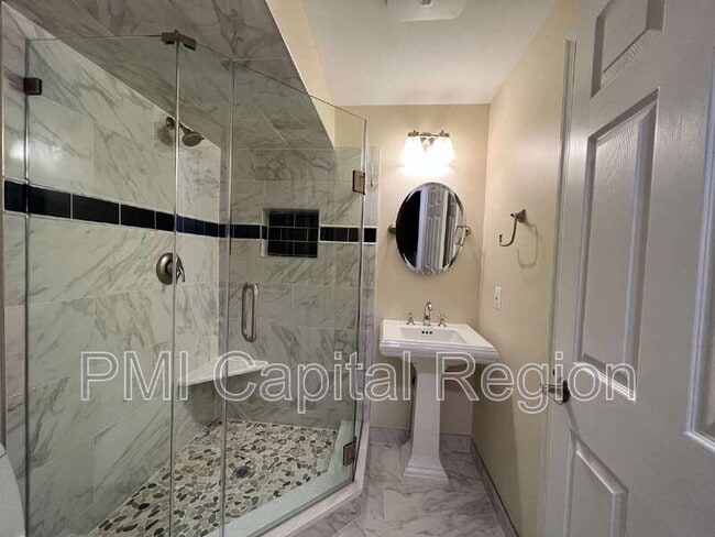 Building Photo - 10201 Millstream Dr