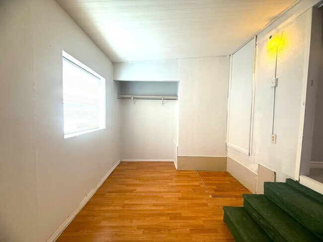 Building Photo - 8239 Suncoast Dr