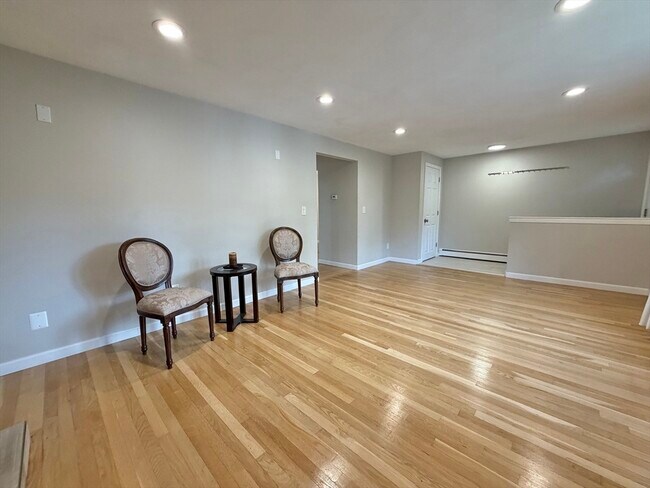 Building Photo - 39 Townly Rd
