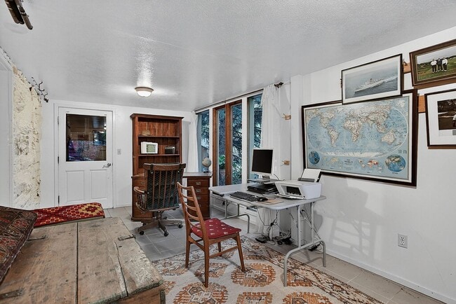 Building Photo - Quintessential Boulder Cottage in Mapleton...