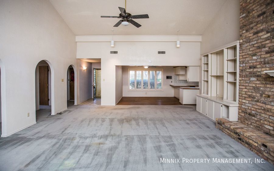 Building Photo - 7713 Lynnhaven Ave