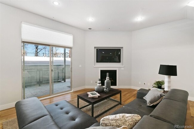 Building Photo - LOCATION LOCATION!!  In the heart of LOHI just blocks to restaurants, boutiques and local waterin...