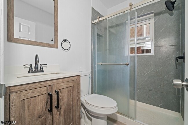 Building Photo - 509 Centre St