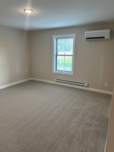 Building Photo - 1504 Lower Trentwood Cir NE