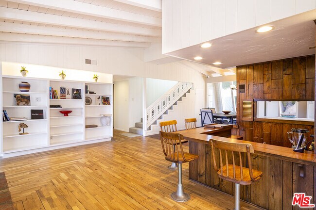 Building Photo - 29151 Cliffside Dr