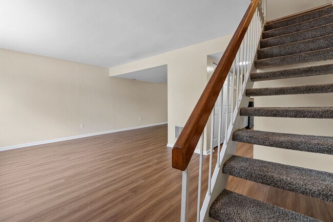 Building Photo - 3228 Scarborough Way
