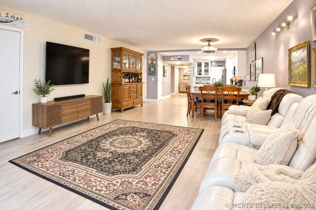 Building Photo - 4000 Cypress Grove Way