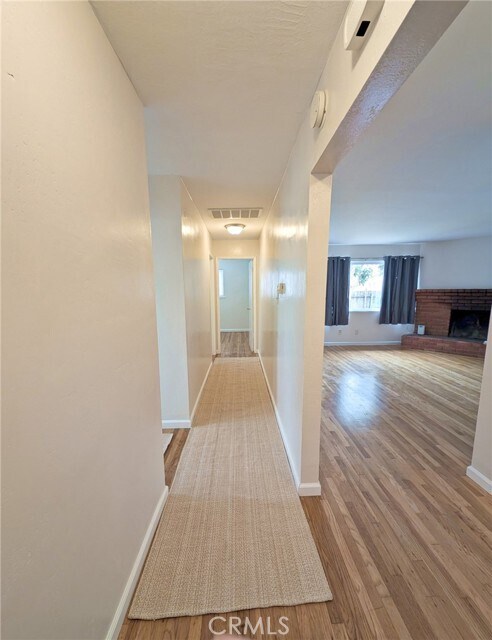 Building Photo - 877 Pearl Dr
