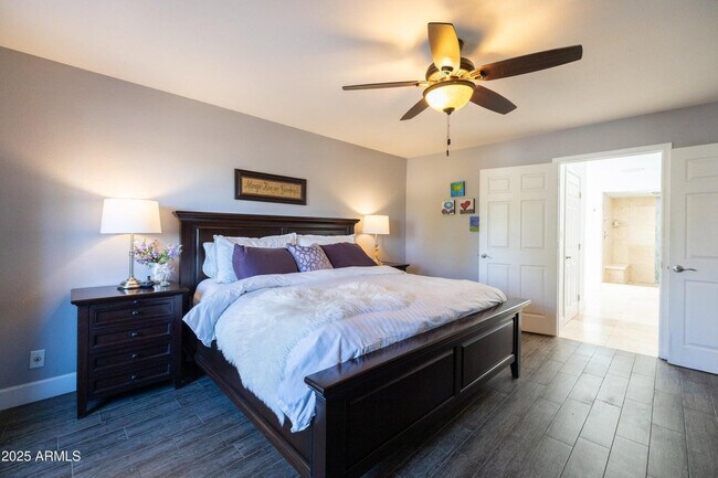Building Photo - 5442 S Hurricane Ct