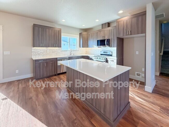 Building Photo - 4379 E Wedge St