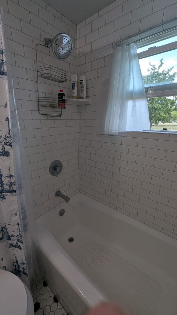 Building Photo - Our Western-Coastal Shabby Chic house Avai...