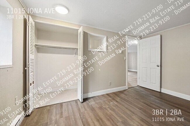 Building Photo - 11015 Iona Ave