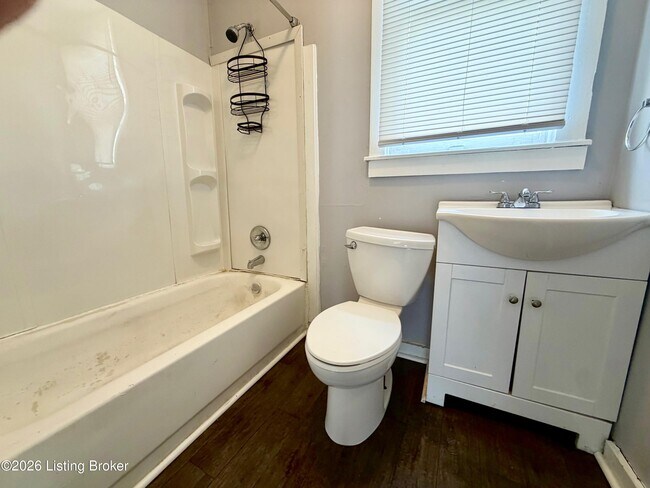 Building Photo - 2411 Elliott Ave