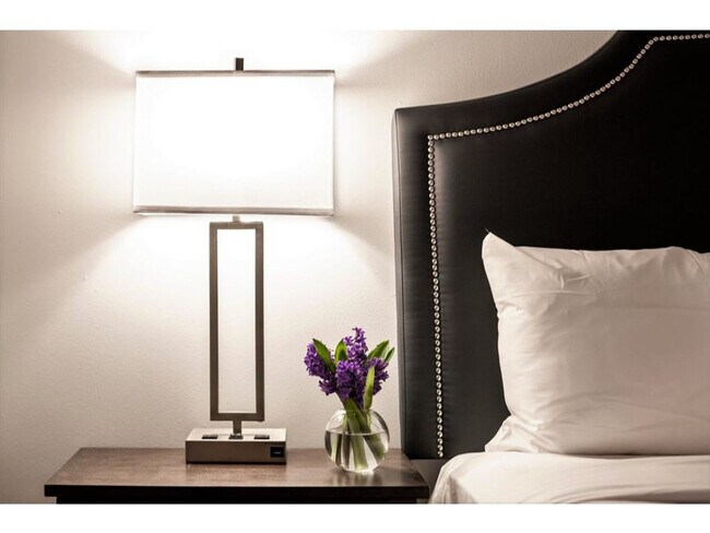 Building Photo - 50 N Illinois St