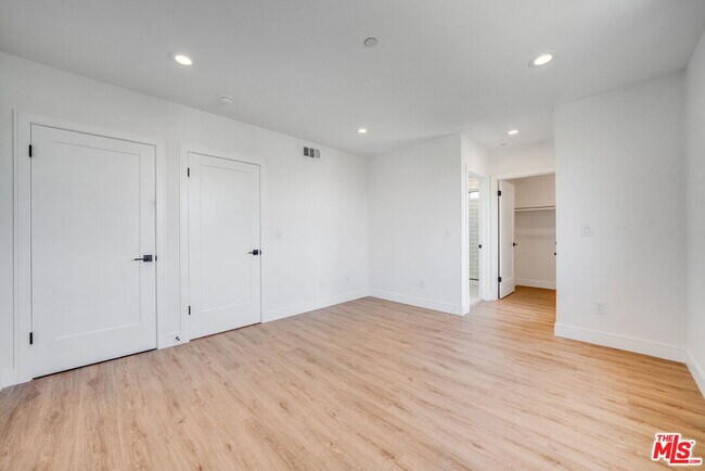 Building Photo - 1433 S Crescent Heights Blvd