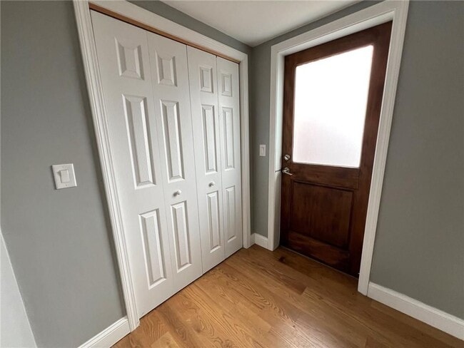 Building Photo - 5 Church St