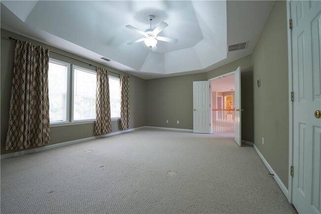 Building Photo - 3733 Roxtree Trace Dr NE