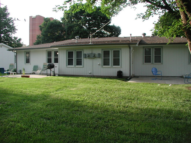 Large back yard with patio - 1323 W 19th St