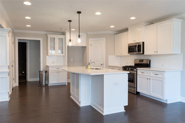 Building Photo - 923 Wheat Ridge Dr