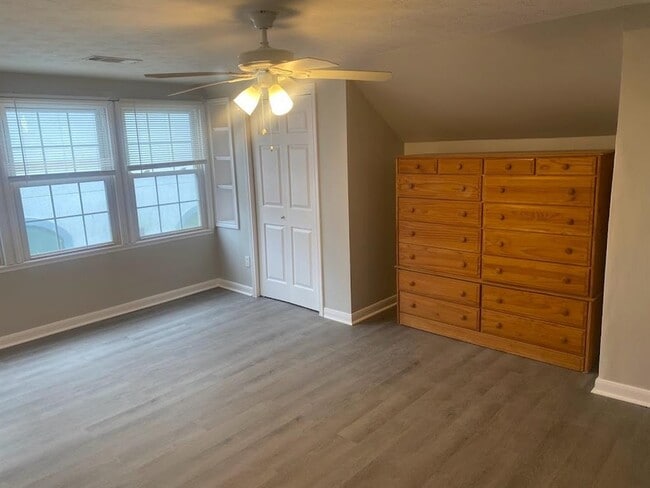 Building Photo - 4425 Ione St