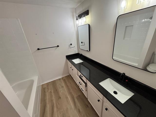 Building Photo - 10530 Stone Canyon Rd