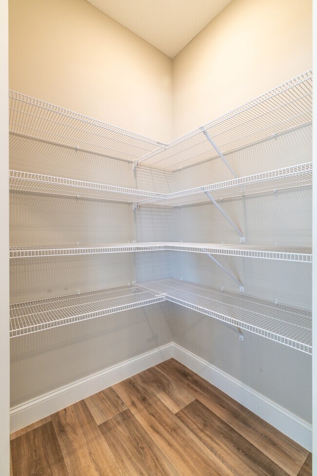 Building Photo - 7703 Honey Oaks Rd