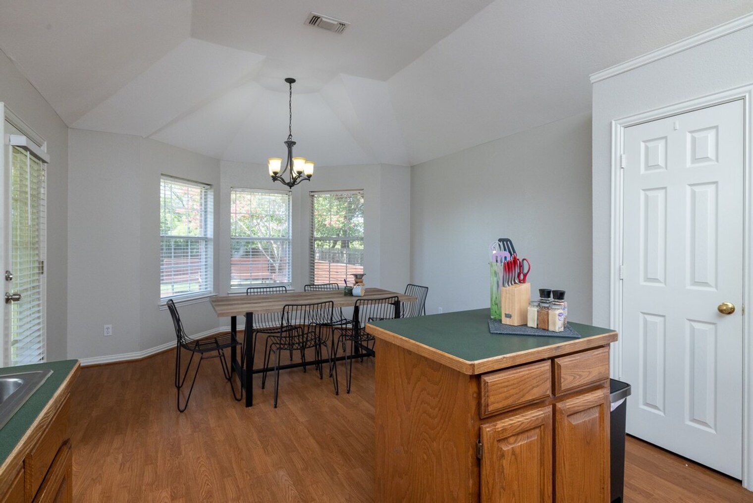 Building Photo - 2512 Coffey Dr