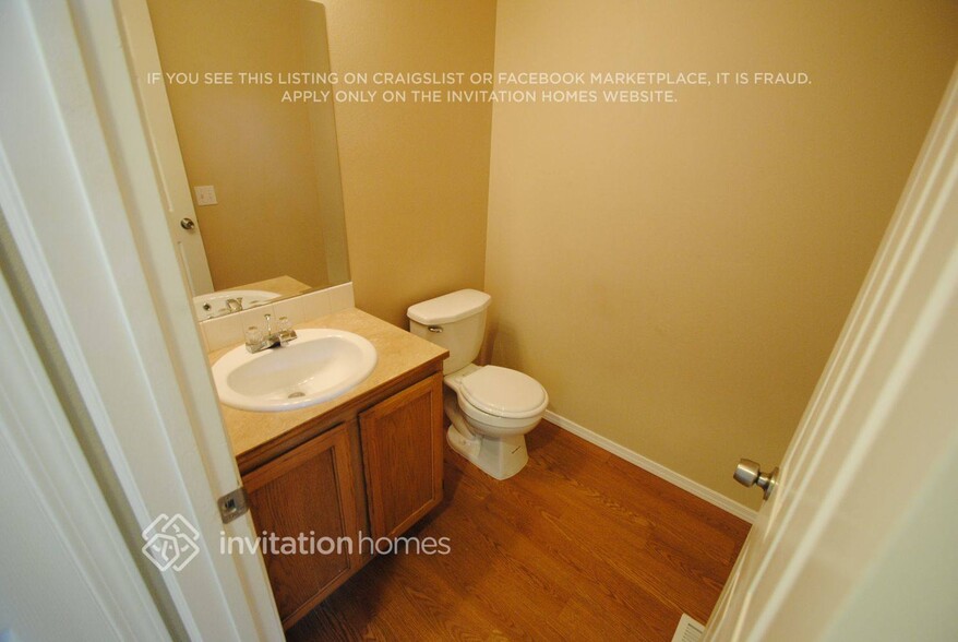 Building Photo - 17804 W Country Club Dr