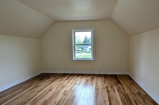 Building Photo - 1096 Wood St