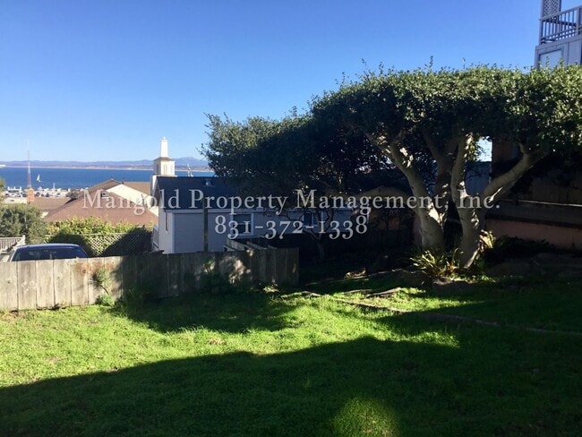 Building Photo - 2 Bed 1 Bath  New Monterey Home with Scenic Bay Views and Spacious Yard