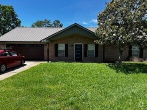 Building Photo - Maryville 37803 - 3 bedroom, 2 bath home -...