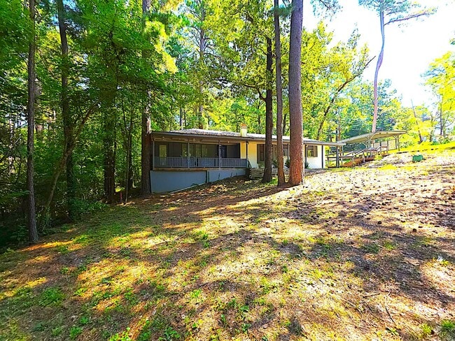 Building Photo - Breathtaking Lake View Retreat with Modern Updates!