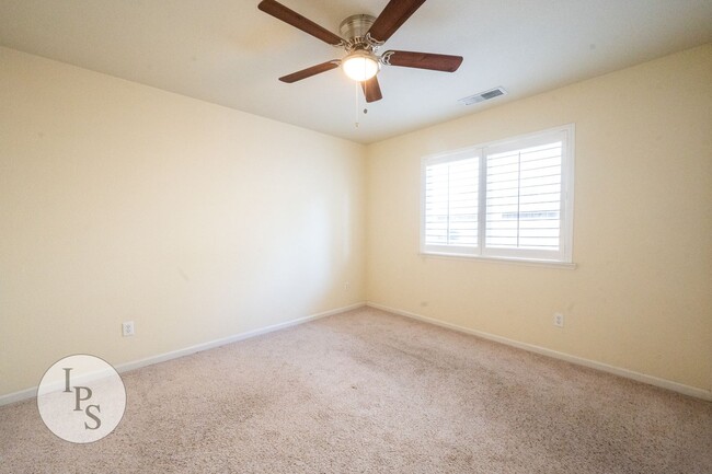 Building Photo - NorthWest Fresno Home, 3BR/2BA, Built 1998...
