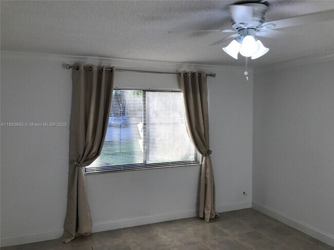 Building Photo - 16521 Blatt Blvd