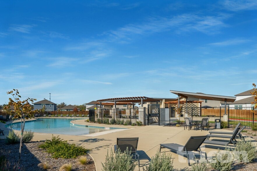 Building Photo - 13542 Paxton Blvd