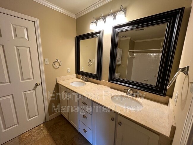 Building Photo - 958 Harbor View Dr