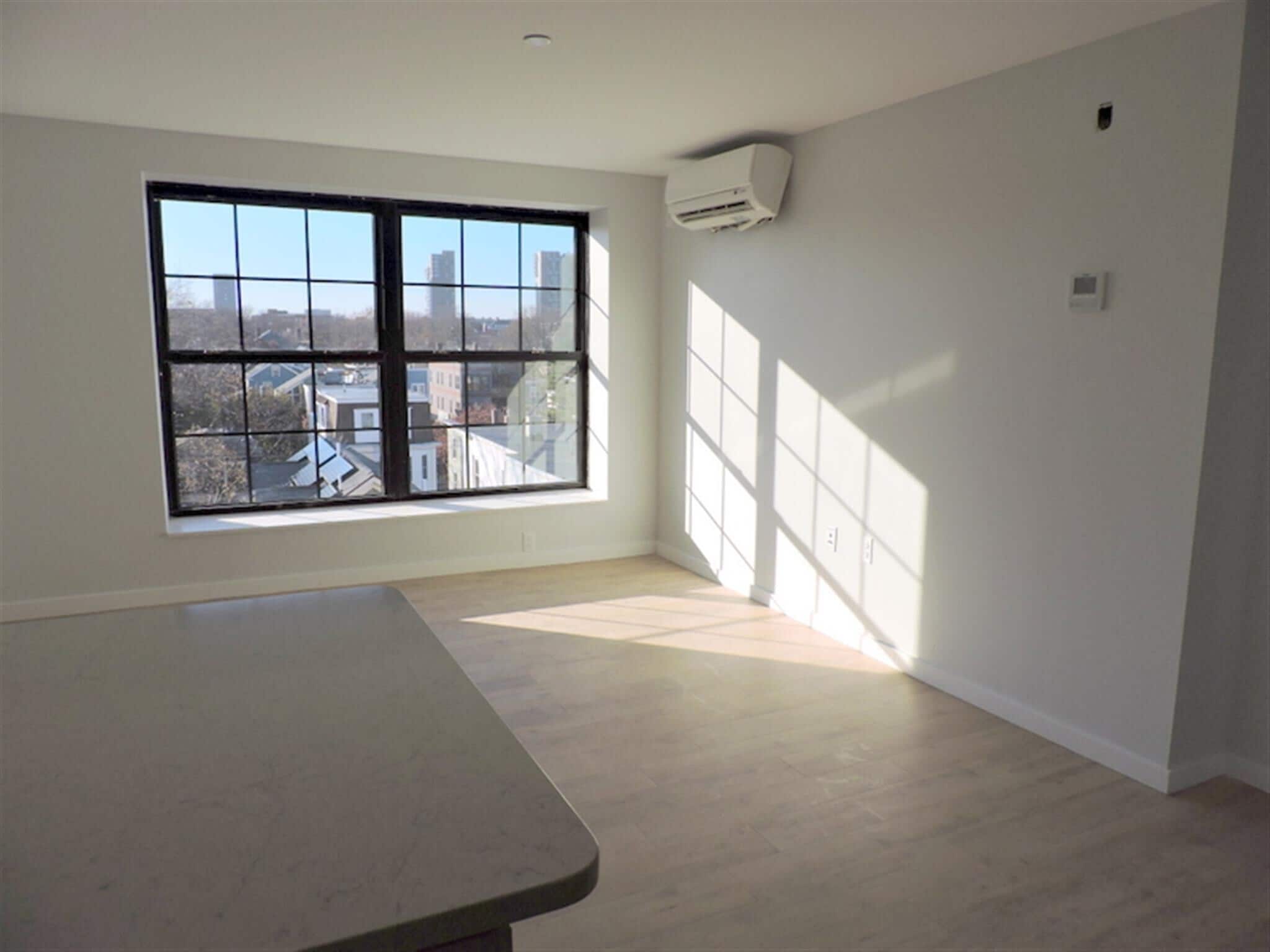 Building Photo - 9 Soden St