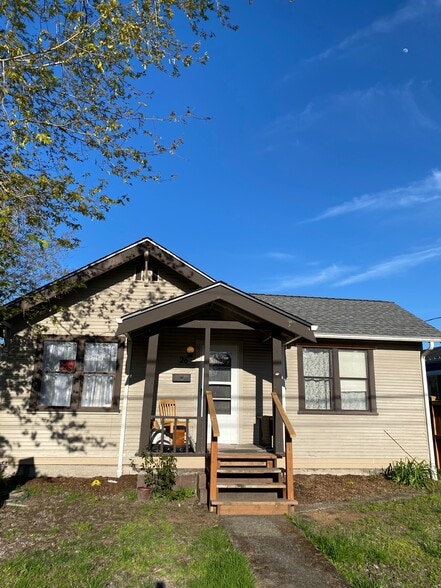 Building Photo - 26 N St NE