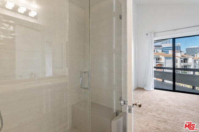 Building Photo - 2102 Century Park Ln